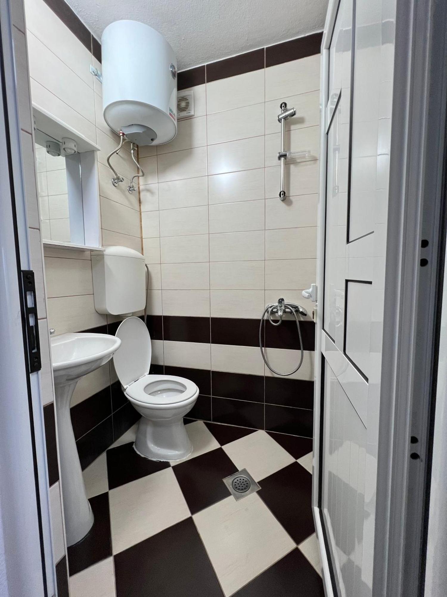 Apartments Zalli ウルツィニ エクステリア 写真