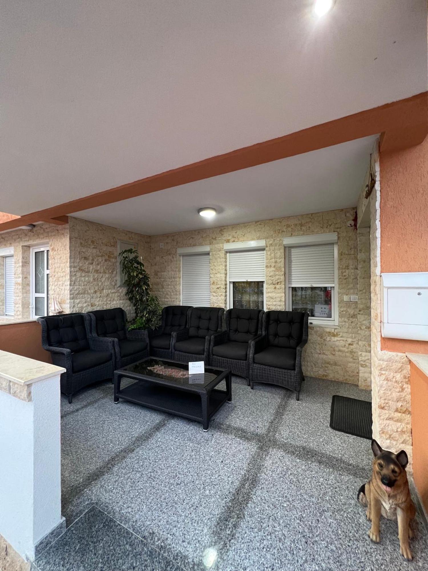 Apartments Zalli ウルツィニ エクステリア 写真