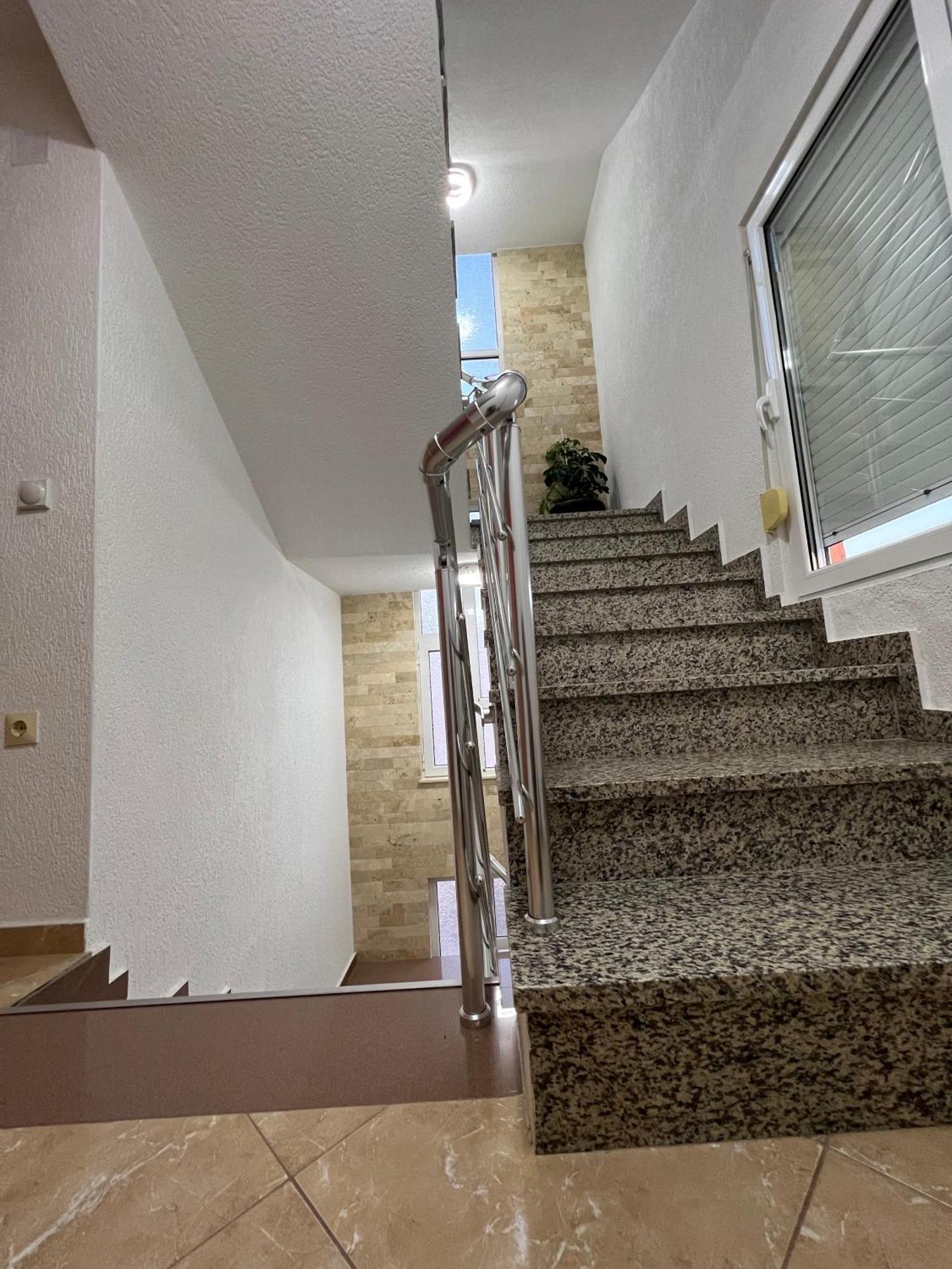 Apartments Zalli ウルツィニ エクステリア 写真