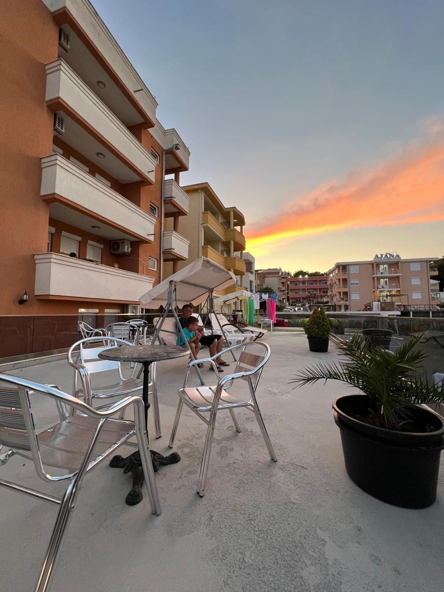 Apartments Zalli ウルツィニ エクステリア 写真