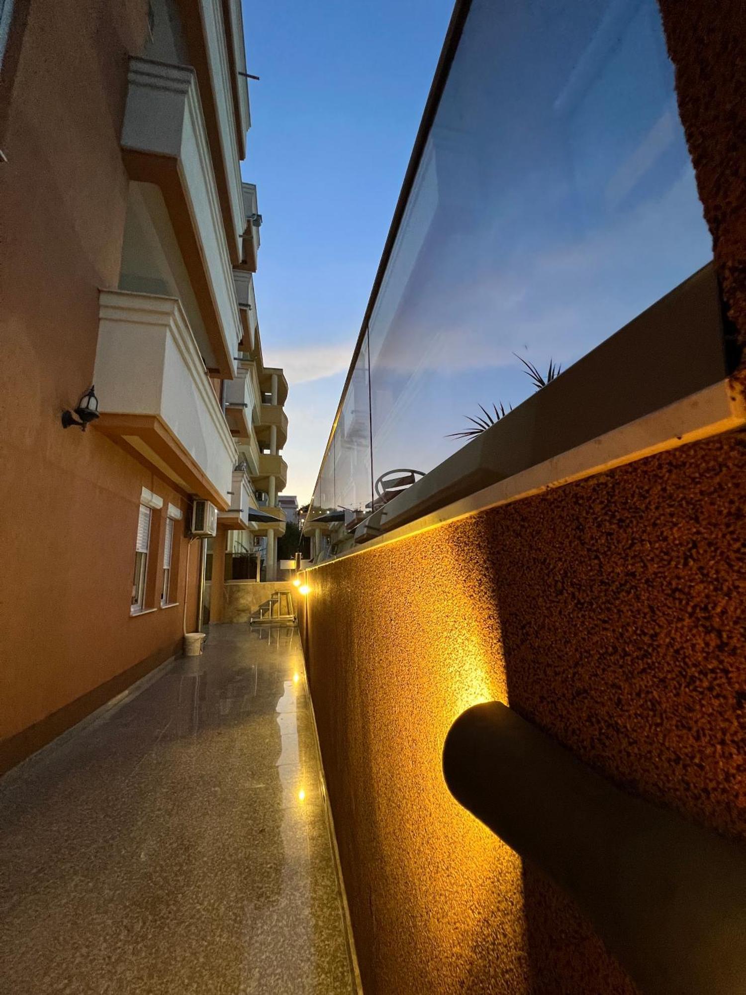 Apartments Zalli ウルツィニ エクステリア 写真