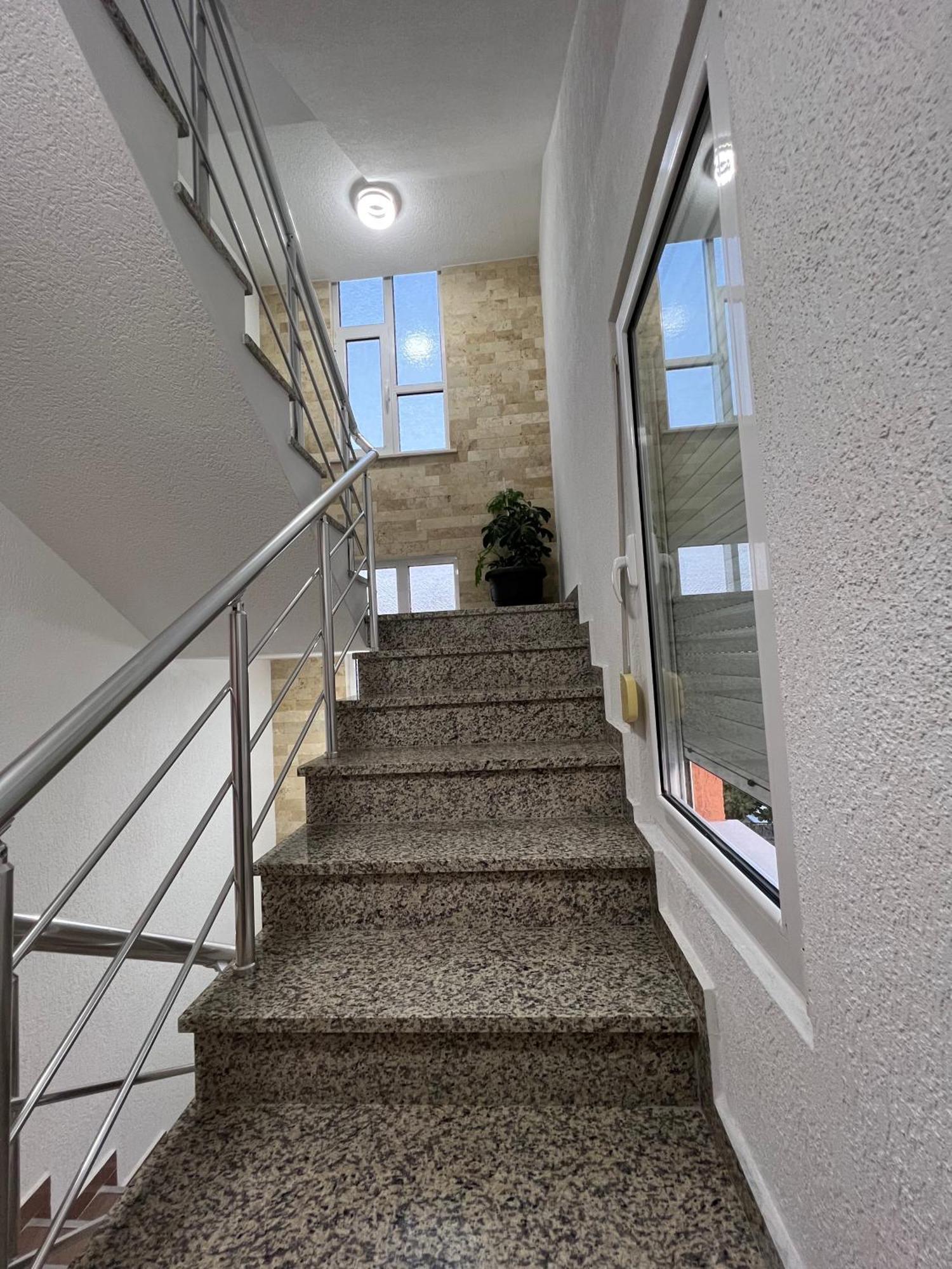 Apartments Zalli ウルツィニ エクステリア 写真
