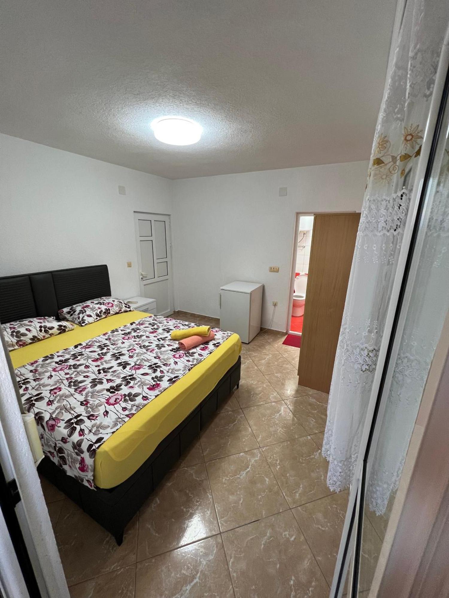 Apartments Zalli ウルツィニ エクステリア 写真